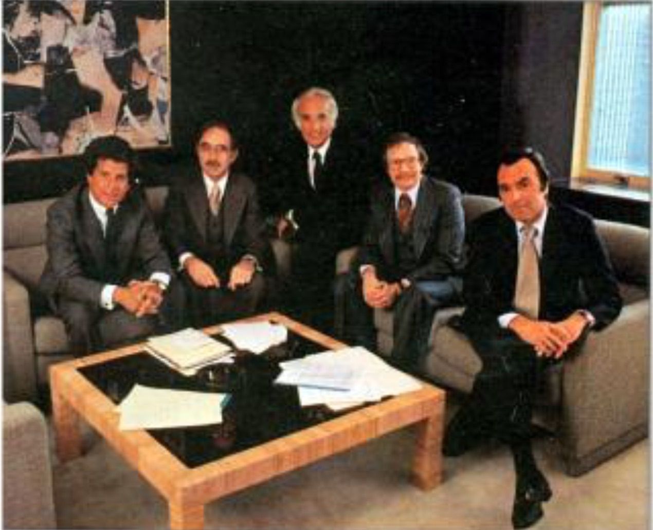 Zespół zarządzający Atari ze strony Warner  Inc. Od lewej:  Ken Rosen, David Horowitz, Steve Ross, Manny Gerard i Jay Emmett.