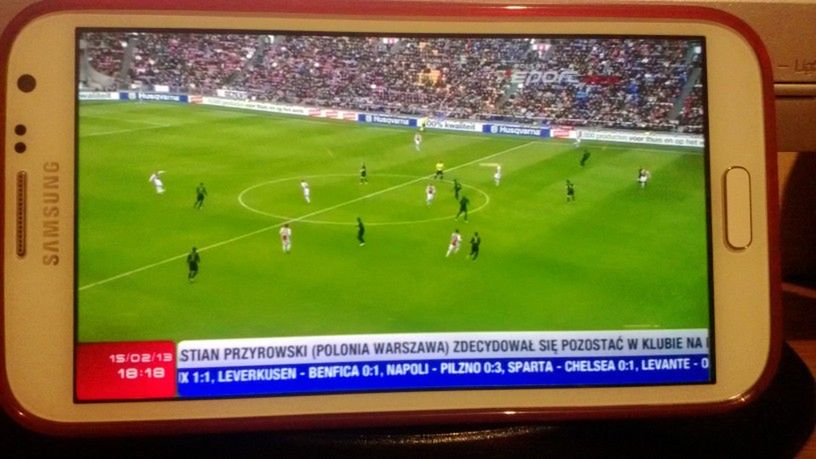 Pozycja pozioma - obraz z TV na pełnym ekranie