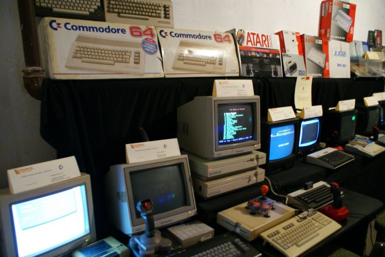 fragment ekspozycji z sali 8 bitowej, materiały Muzeum