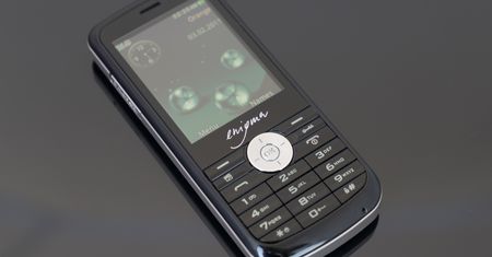 Enigma 2 – telefon dla ludzi, którzy mają potężnych wrogów