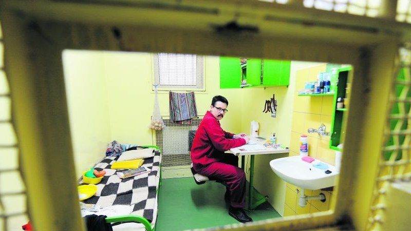 Matka o Radku: on jest taki akuratny i przejrzysty w tym, co robi. Bardzo empatyczny i prawdomówny. Psycholog o Perlaku: to typ takiego zimnego drania, ma kłopot w budowaniu relacji. Jest nastawiony na konfrontację