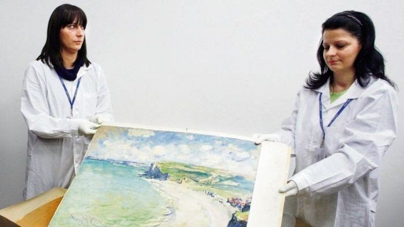 Obraz Moneta  musi zostać poddany specjalistycznym zabiegom konserwatorów