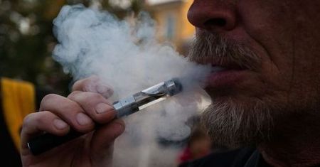 Szef nie może zakazać e-papierosów w firmie