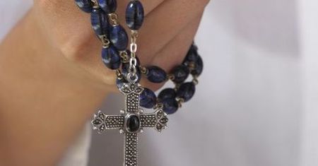 Pozwała pracodawcę za zakaz noszenia krzyża