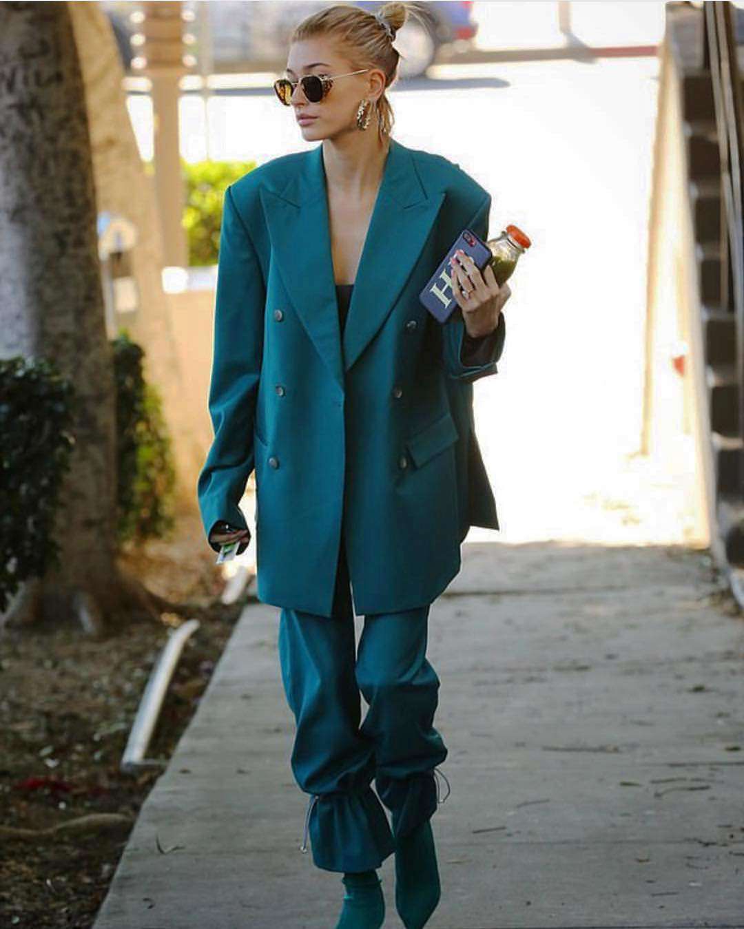 Hailey Baldwin w w polskim garniturze MISBHV