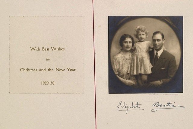 Rodzina królewska pokazała kartkę z 1929 roku