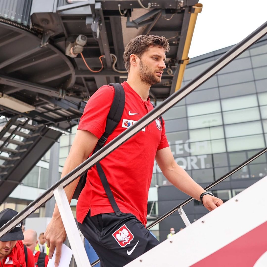 Euro 2020. Reprezentacja w drodze na mecz ze Szwecją