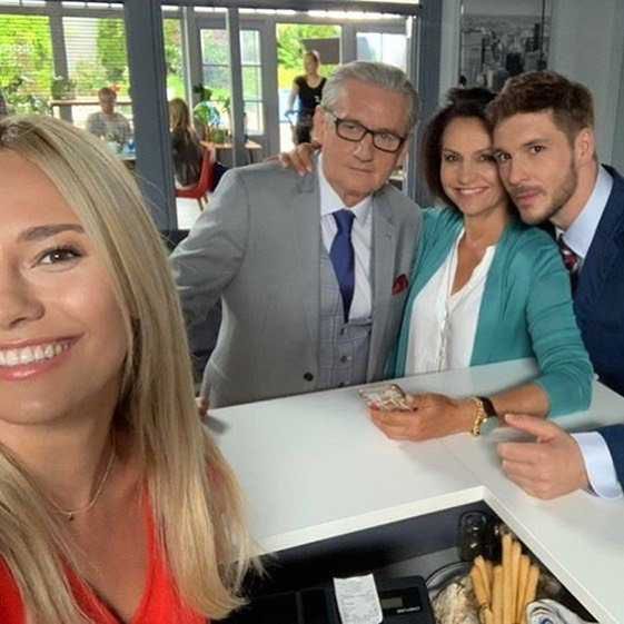 Aleksandra Pieczyńska, Joanna Kuberska, Mikołaj Roznerski i Grzegorz Wons na planie "M jak miłość"