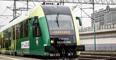 “Warciarz” wyjechał na tory – wspólny projekt Warty Poznań i Kolei Wielkopolskich