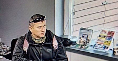 Obława za Grzegorzem Borysem. Policja publikuje nowe zdjęcia