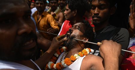 Panguni Uthiram – kontrowersyjny rytuał w świątyni Kalapet Shri Bala Murugan wzbudza niepokój i pytania
