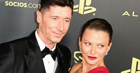 Internauci oceniają stylizację Anny Lewandowskiej z gali Złotej Piłki. Nie wszystkich zachwyciła...