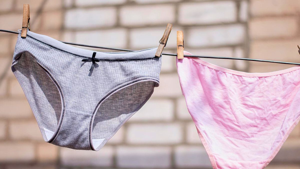 Majtki wiszące na sznurku