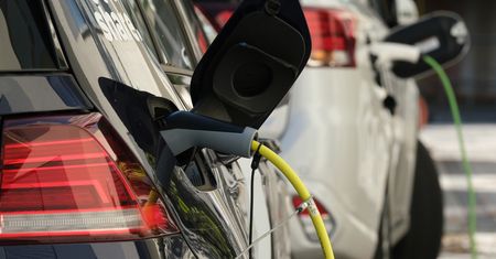 KPMG: udział pojazdów elektrycznych w rynku gwałtownie wzrośnie do 2030 r.