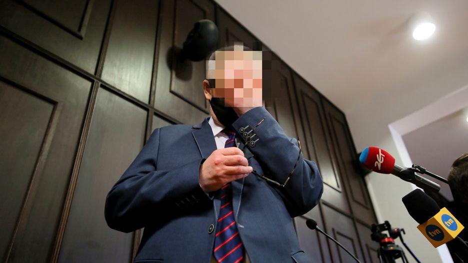 "Zabawa w chowanego". Ksiądz oskarżony o molestowanie ministranta. Prokurator o karze