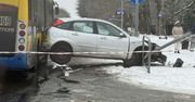 Słupsk: Wypadek na skrzyżowaniu Szczecińska-Małcużyńskiego. Auto osobowe zderzyło się z autobusem