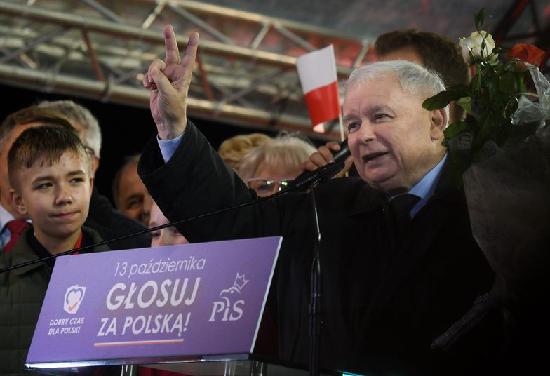 Jarosław Kaczyński zapowiedział wielkie podwyżki płacy minimalnej przed ubiegłorocznymi wyborami parlamentarnymi.