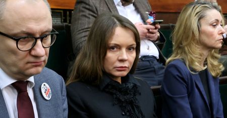 Żona Mariusza Kamińskiego będzie mieć problemy, bo przebywa na L4, a udziela się publicznie? Pracodawca Barbary przesłał oświadczenie