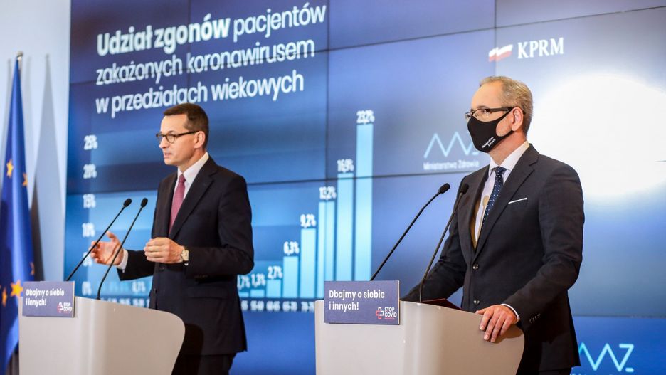 Koronawirus w Polsce. Rządy serwis o zakażeniach ma luki i błędy. Minister zdrowia Adam Niedzielski postanowił scentralizować podawanie danych