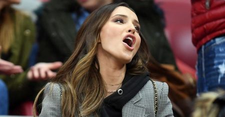 Marina wreszcie wystąpi w reklamie. "Skoro nie promuje płyty, to może skupić się na kosmetykach"