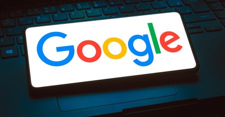 Google dodaje przycisk do wyszukiwarki. Od razu ci się spodoba