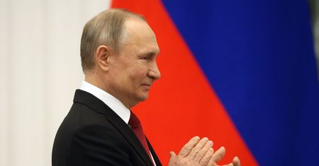 Ten kraj nie ma problemów z ropą Putina. Chce kupować jej jeszcze więcej