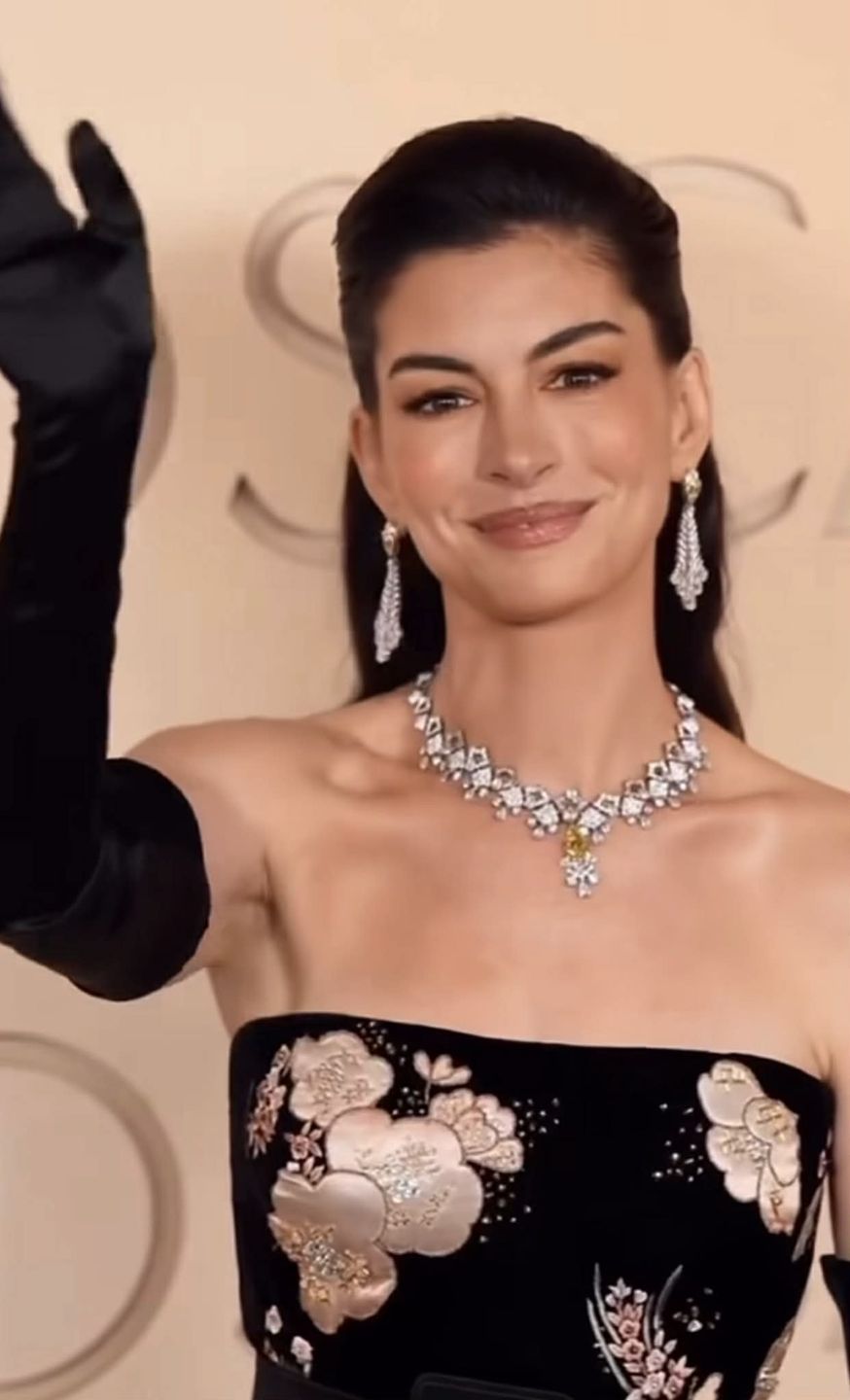 Anne Hathaway zdradziła sekret gładkiej i napiętej twarzy