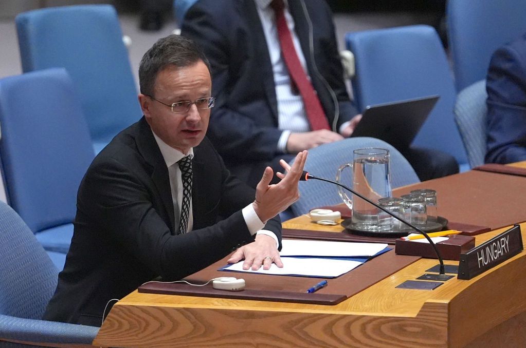 Węgry stanowczo stawiają na rosyjską ropę. "Nie możemy się pozbyć"