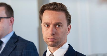 "Niekonsekwencja i populizm". Krzysztof Bosak ocenia Polski Ład