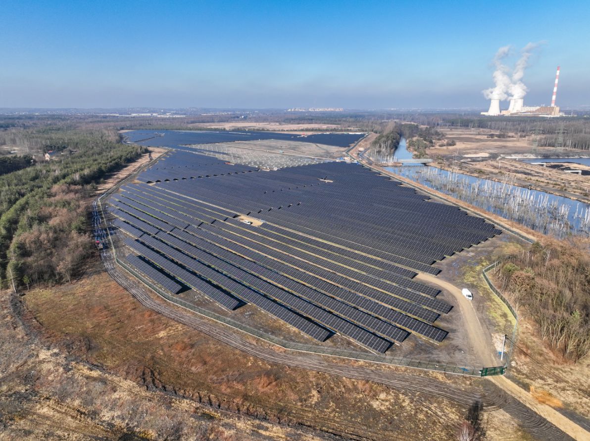 Powstaje na Śląsku. Gigantyczna farma fotowoltaiczna na zdjęciach