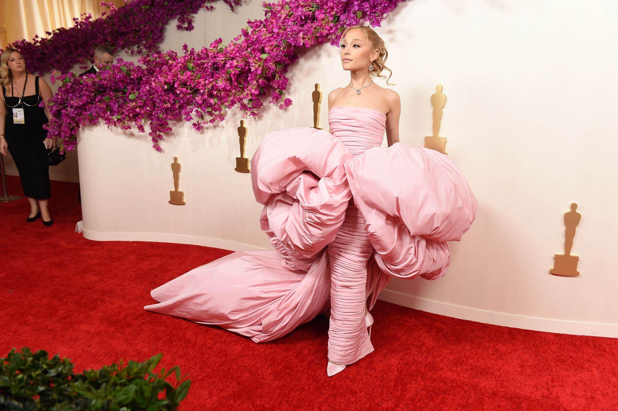 Ariana Grande postawiła na bufiastą kreację 