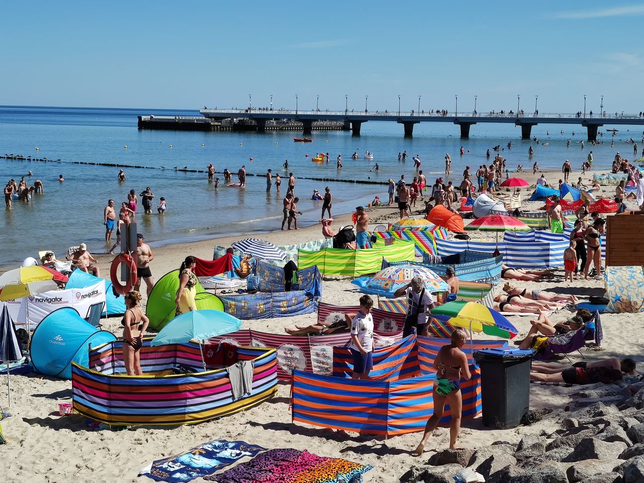 Jak zaplanować wakacyjny budżet? Jakie wydatki w nim uwzględnić?