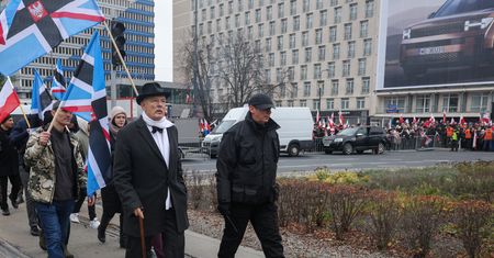 Wpadka Korwin-Mikkego. Nagranie na żywo poszło w sieci