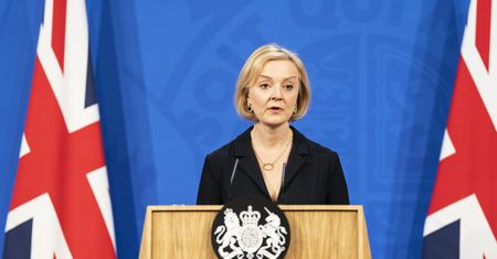 Brytyjska premier przeprasza za błędy. Liz Truss chce jednak pozostać na stanowisku