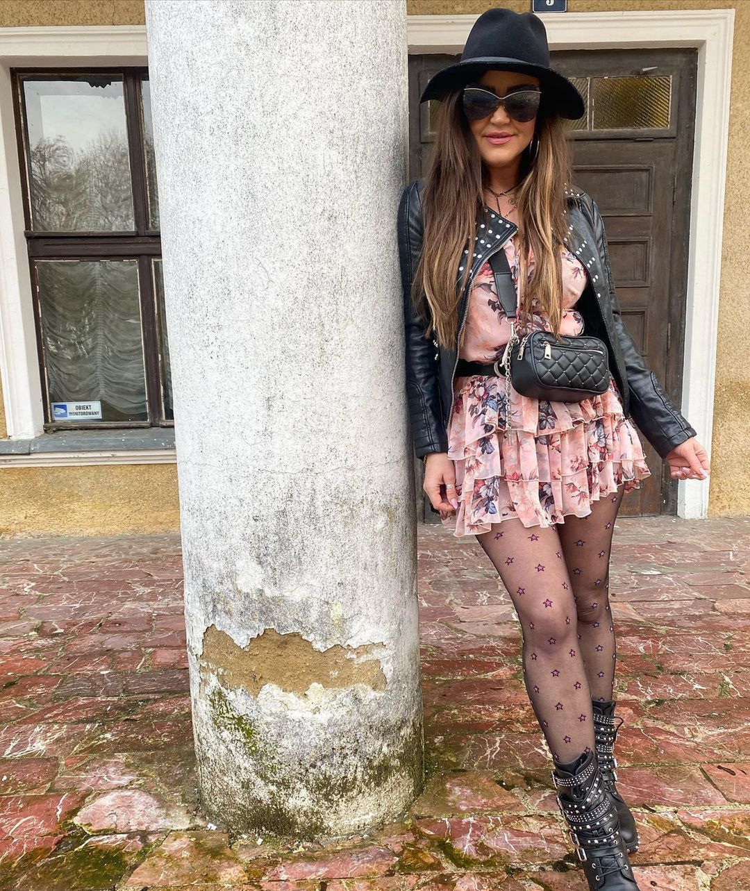 Agnieszka Kotońska z "Gogglebox" walczy o uwagę w mini sukience