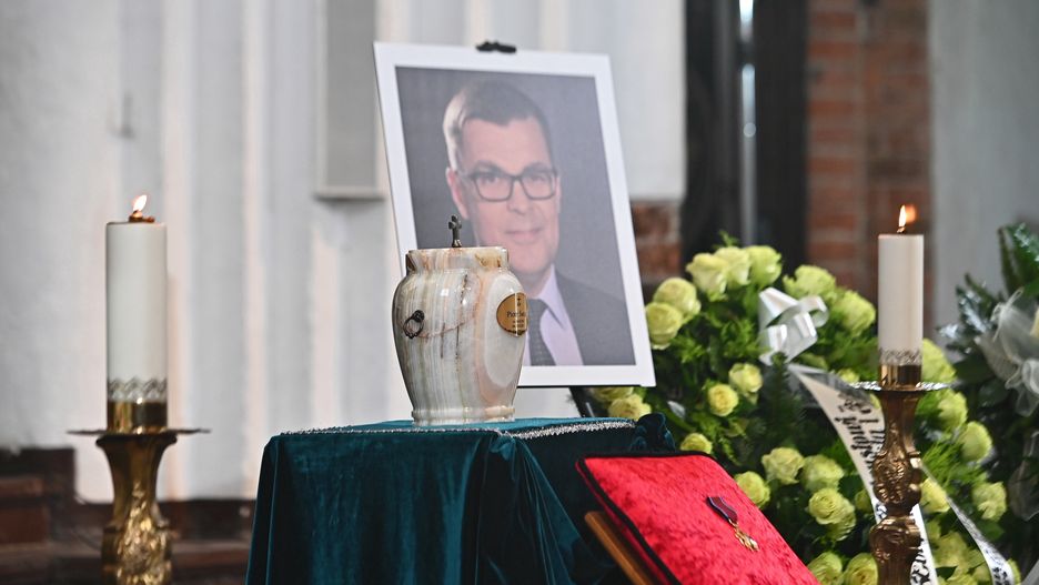 Gdańsk. Pogrzeb dziennikarza TVP Gdańsk Piotra Świąca w Archikatedrze Oliwskiej