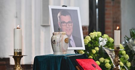 Gdańsk. Pogrzeb Piotra Świąca. Pożegnano dziennikarza TVP