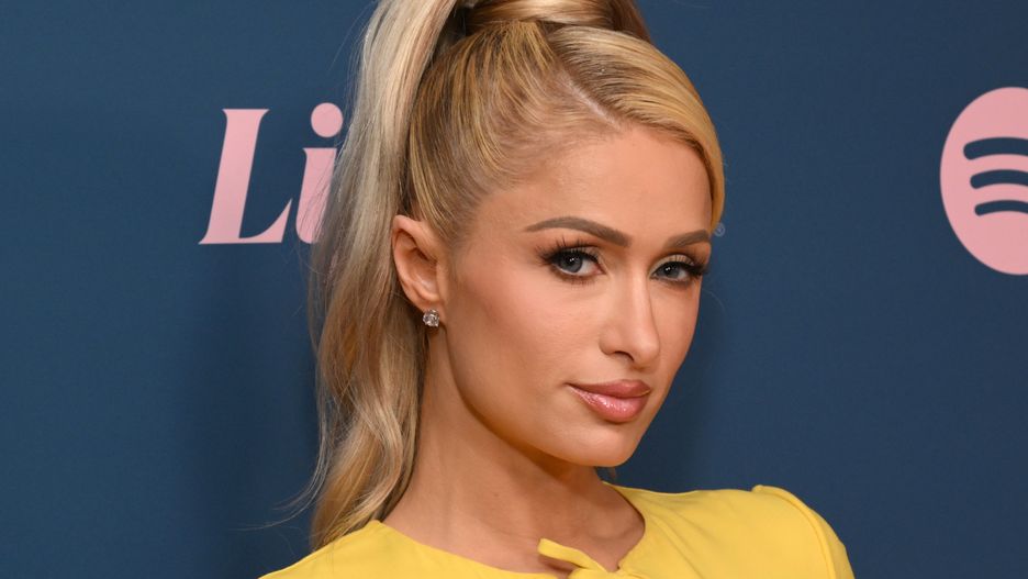 Paris Hilton postawiła na styl retro