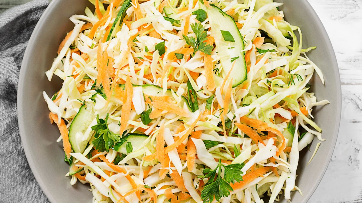 Ta surówka z kapusty to witaminowa bomba