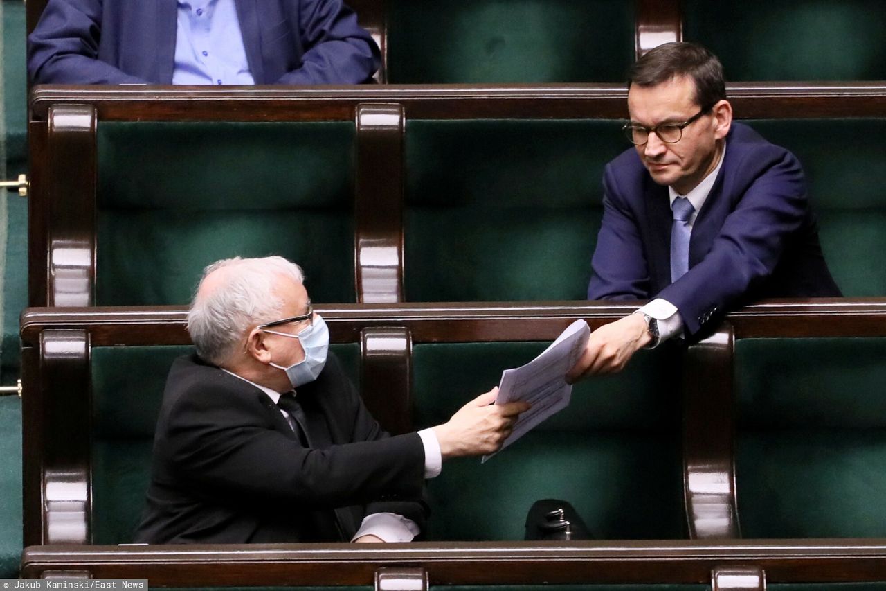 Licznik kar bije. Gowin pokazuje, ile Polska musi zapłacić Brukseli