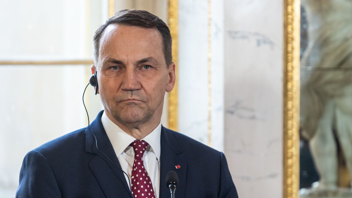 Radoslaw Sikorski (Poland's Minister of Foreign Affairs) during meeting of the Foreign Ministers of the EU Big Five in Warsaw, Poland on November 19, 2024. (Photo by Foto Olimpik/NurPhoto via Getty Images)