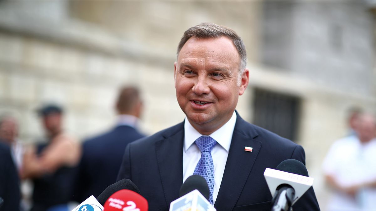 100 mln maseczek do końca czerwca - obiecał w kampanii Andrzej Duda
