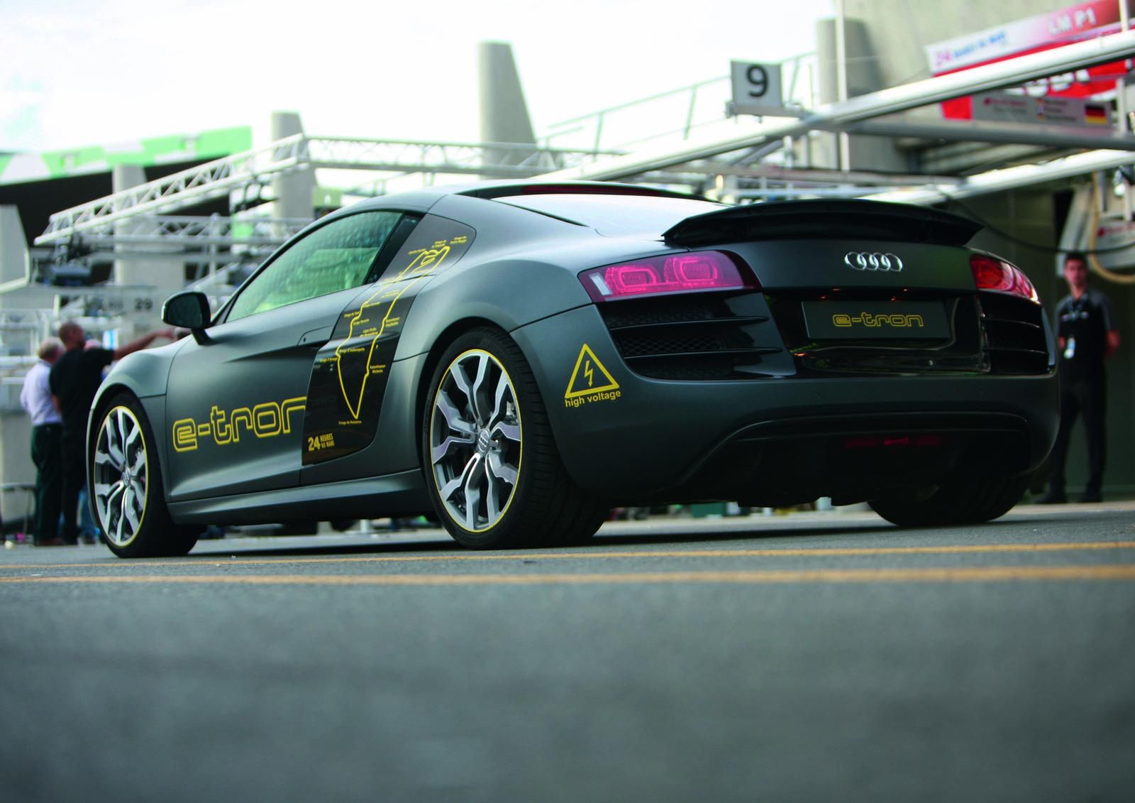 Audi R8 e-tron - niespełnione elektryczne marzenie [galeria] 30