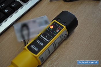 W weekend wpadli na prowadzeniu pod wpływem i złamaniu zakazu. Już siedzą