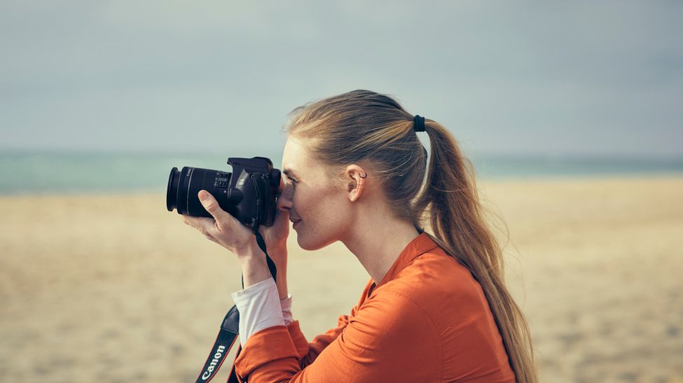 Canon EOS 250D: Eye AF, odchylany ekran i filmy 4K w korpusie dla początkujących 1