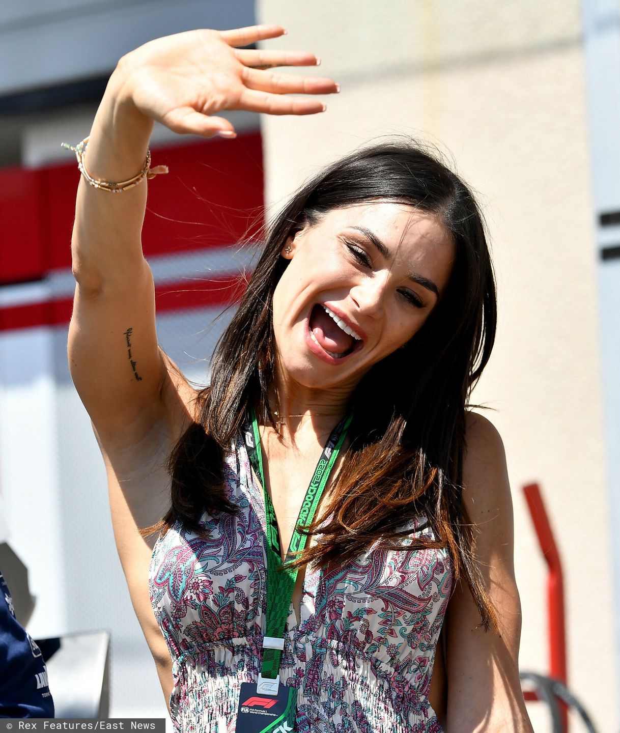 Sandra Dziwiszek dopinguje ukochanego z Formuły 1 na wyścigach French Grand Prix