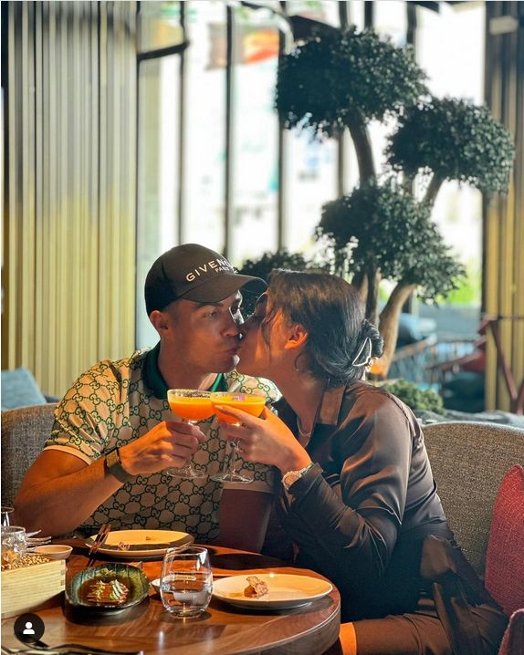 Cristiano Ronaldo i Georgina Rodriguez ucinają plotki o kryzysie, publikując romantyczne zdjęcie
