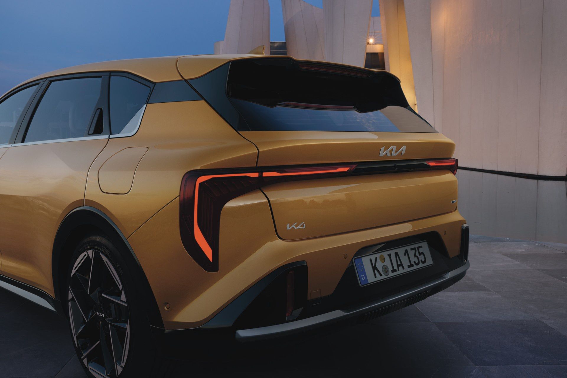 Kia K4