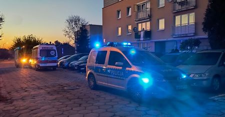 Wszczęła awanturę, zaczęła demolować mieszkanie. Zaniepokojeni sąsiedzi zadzwonili na 112. Kobieta była pijana