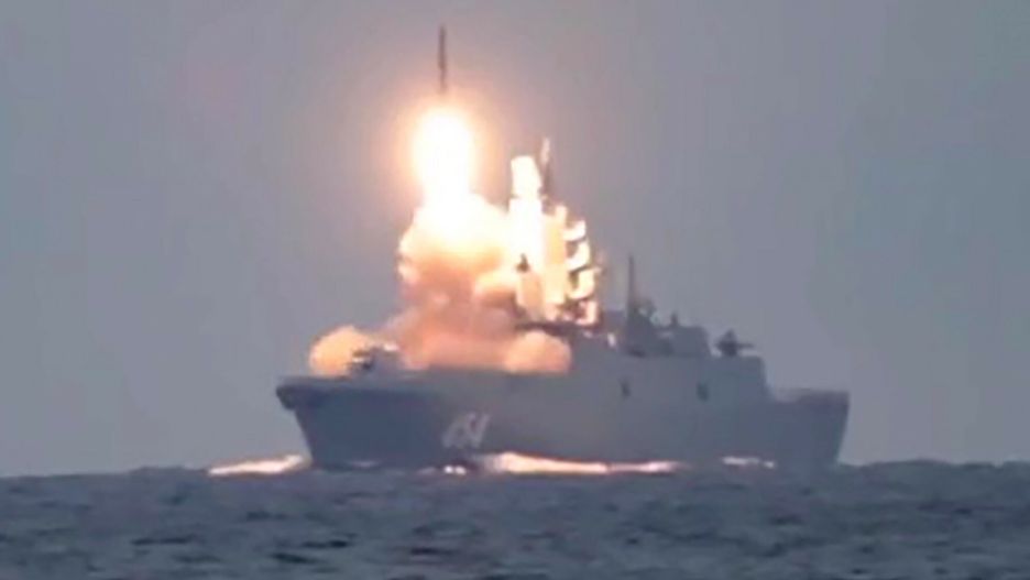 Rosjanie testuja rakiete Cyrkon na Morzu Bia?ym6350604 07.10.2020 In this handout photo released by Russian Defence Ministry, the Russia's Admiral Gorshkov frigate launches the Zircon hypersonic cruise missile from the White Sea at a target located in the Barents Sea, Russia. Editorial use only, no archive, no commercial use. Russian Defence Ministry